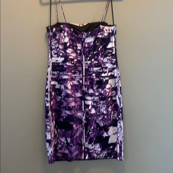 Escort dress - Picture 2 of 3